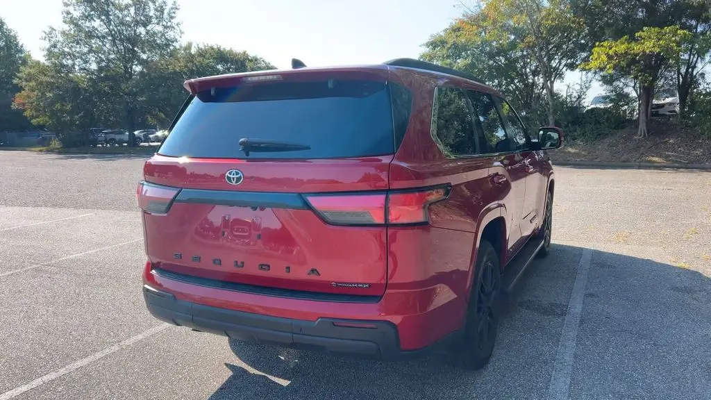 2025 Toyota Sequoia SR5