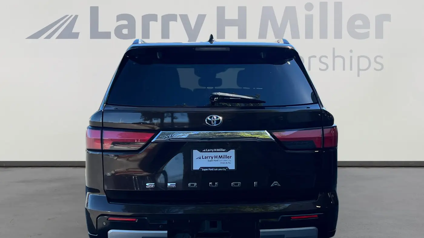 2023 Toyota Sequoia SR5