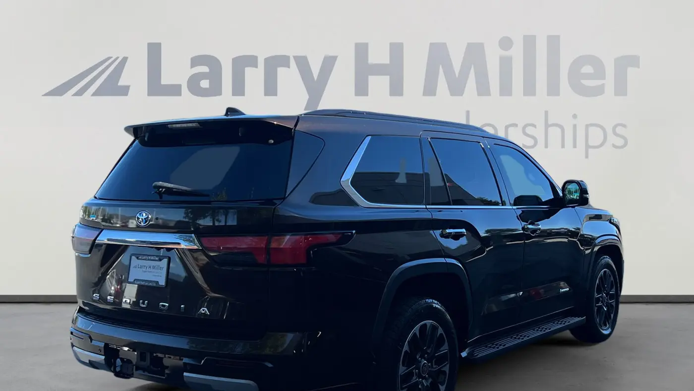 2023 Toyota Sequoia SR5
