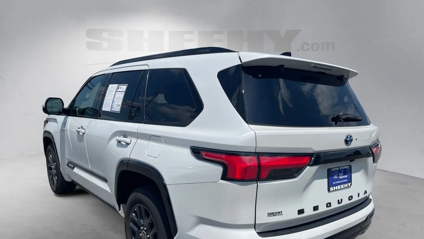 2023 Toyota Sequoia SR5