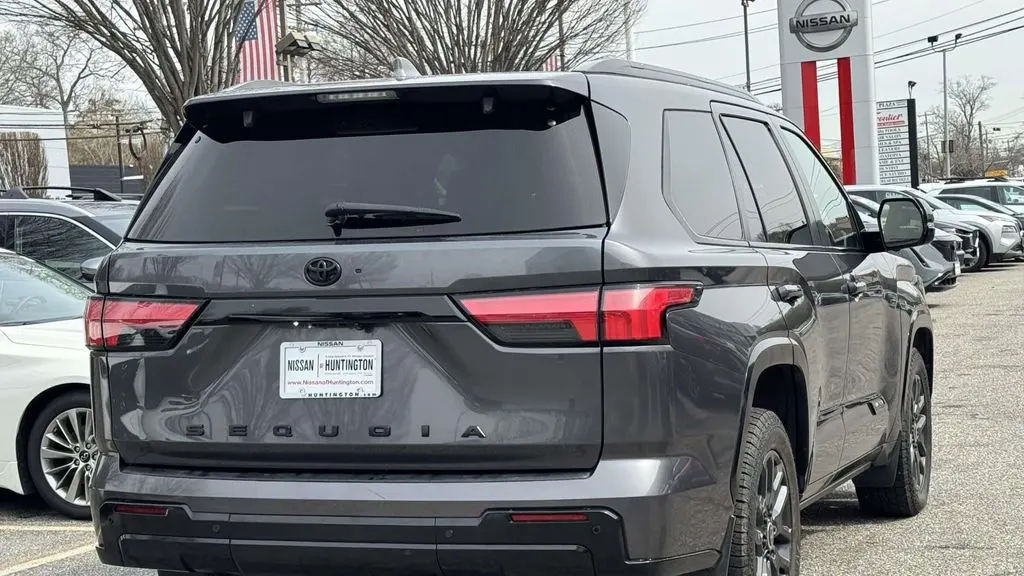2024 Toyota Sequoia Platinum