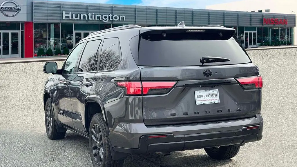 2024 Toyota Sequoia Platinum