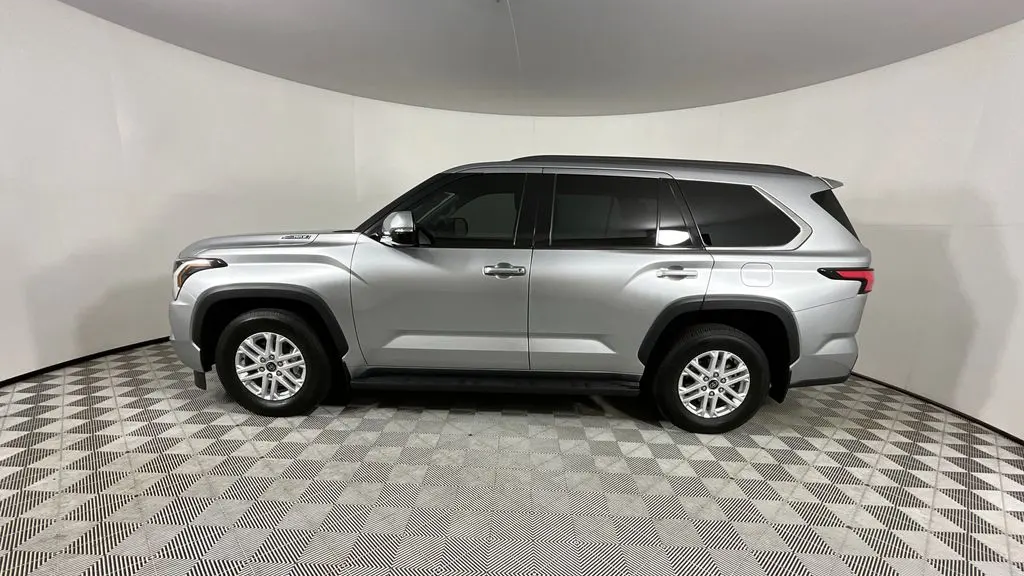 2023 Toyota Sequoia SR5
