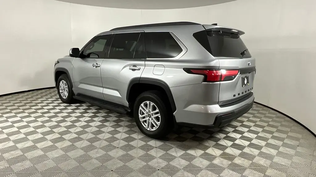 2023 Toyota Sequoia SR5
