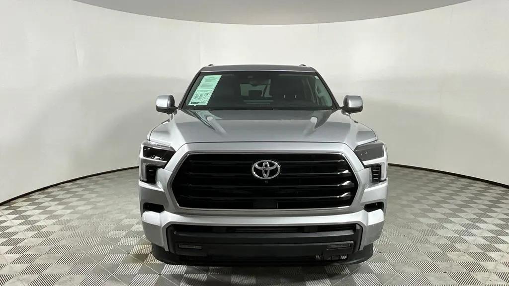 2023 Toyota Sequoia SR5