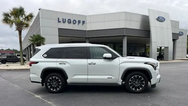2024 Toyota Sequoia SR5