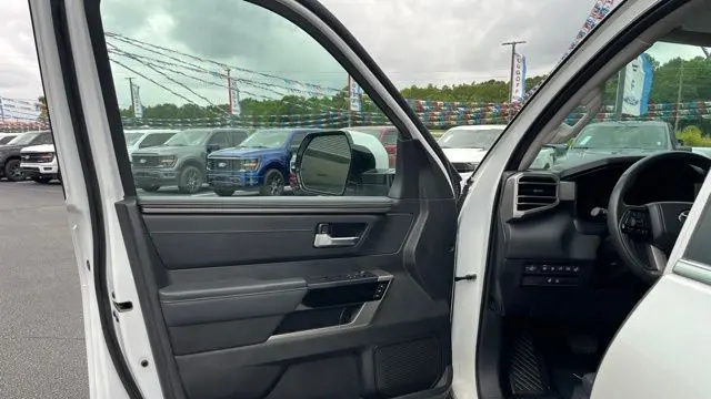 2024 Toyota Sequoia SR5