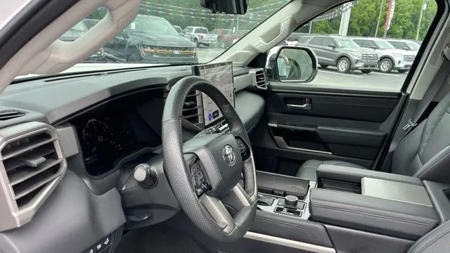 2024 Toyota Sequoia SR5