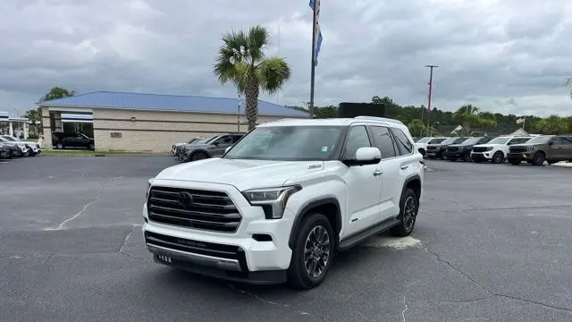 2024 Toyota Sequoia SR5