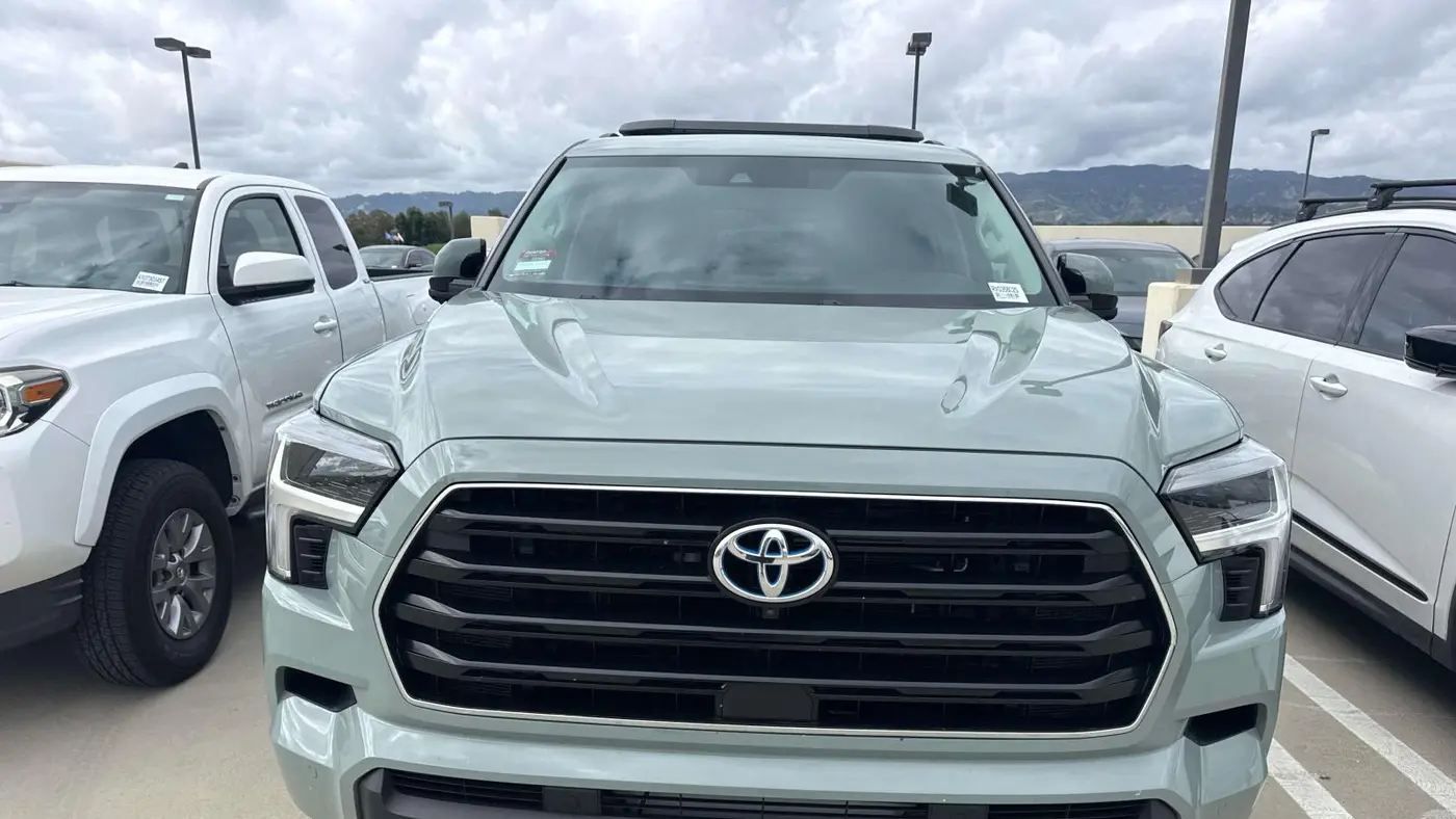 2024 Toyota Sequoia SR5
