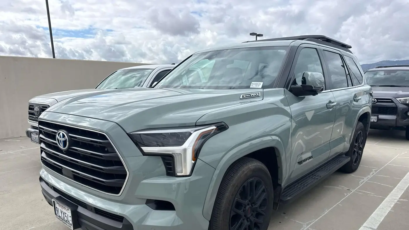 2024 Toyota Sequoia SR5
