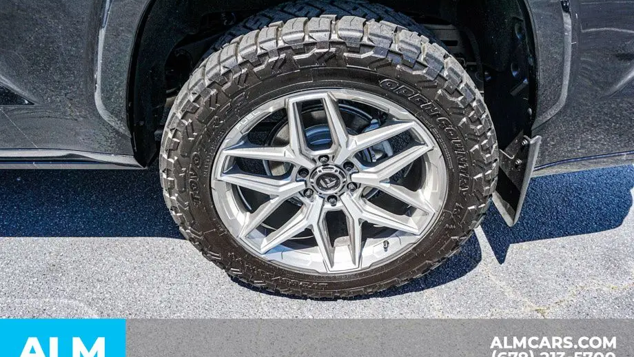 2025 Toyota Sequoia Platinum