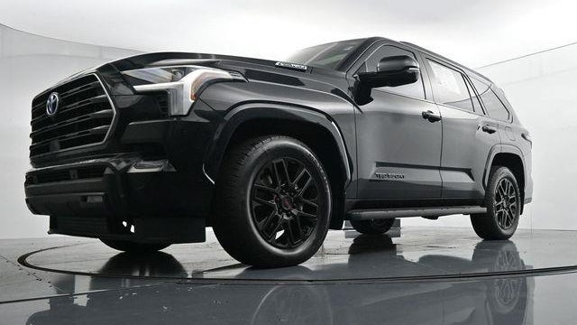 2024 Toyota Sequoia SR5