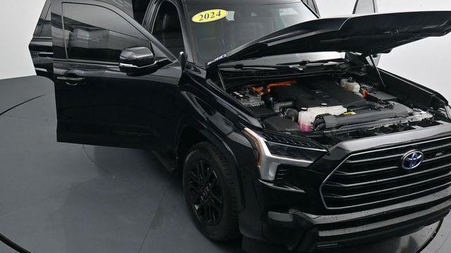 2024 Toyota Sequoia SR5