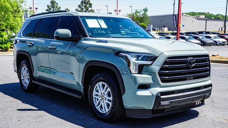 2024 Toyota Sequoia SR5