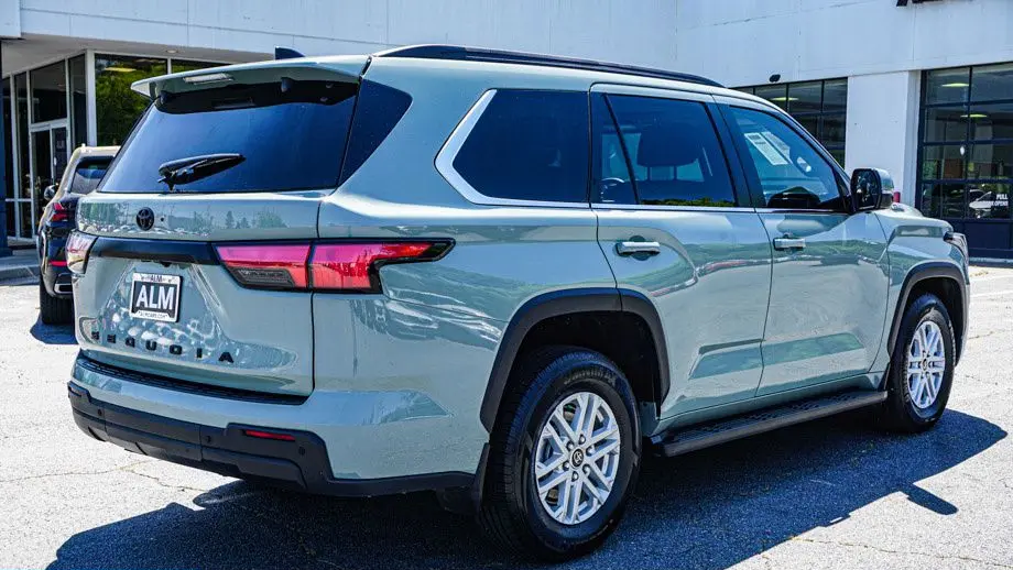 2024 Toyota Sequoia SR5