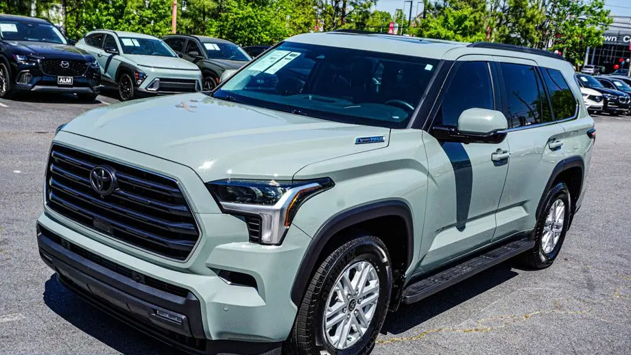 2024 Toyota Sequoia SR5