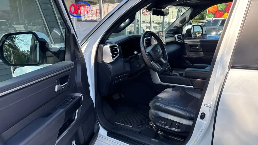 2025 Toyota Sequoia SR5