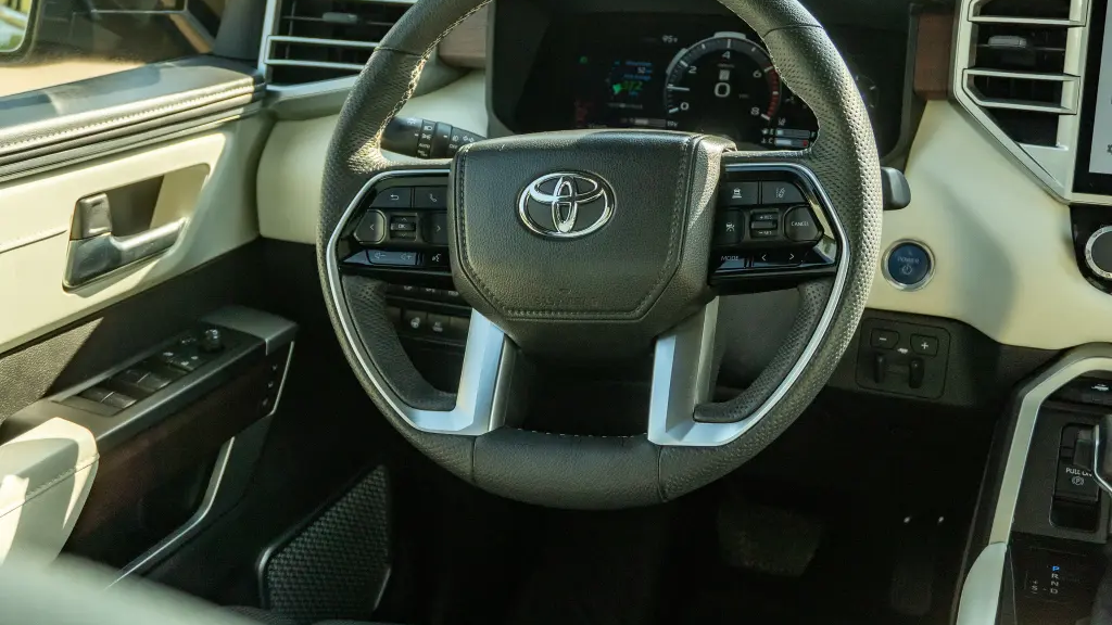 2024 Toyota Sequoia SR5