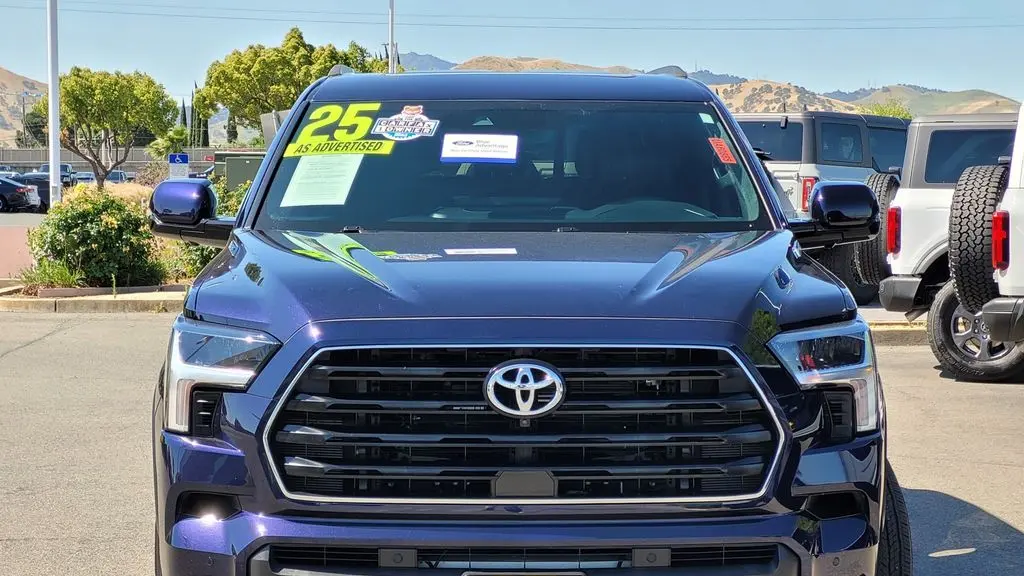2025 Toyota Sequoia SR5