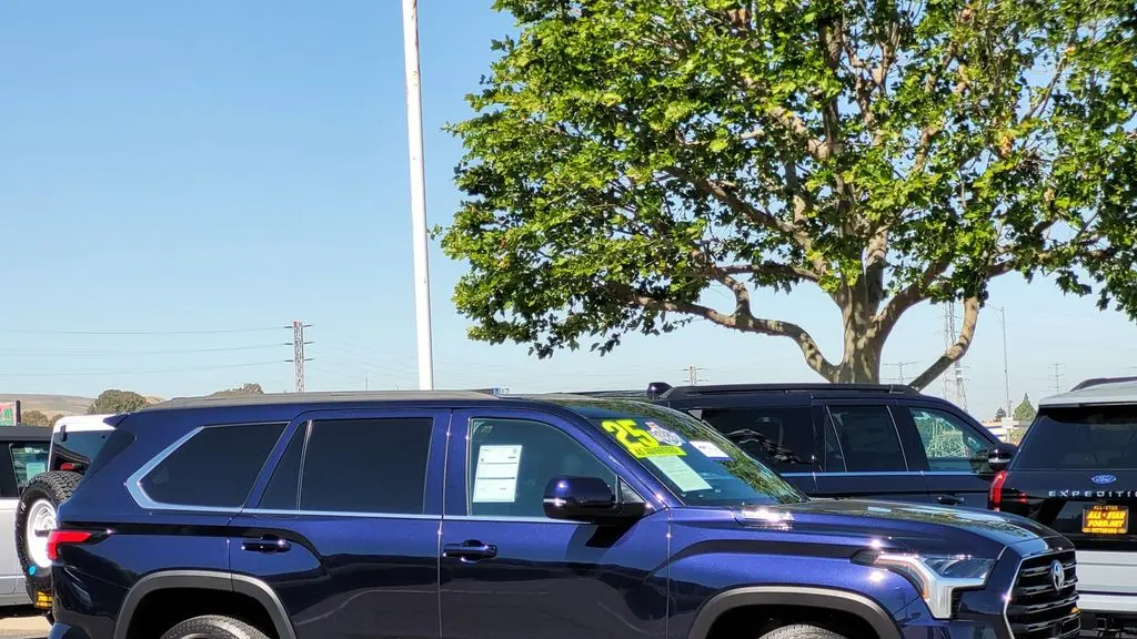 2025 Toyota Sequoia SR5