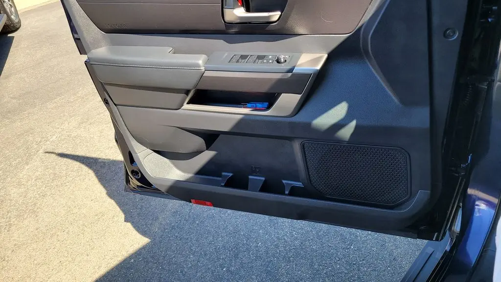 2025 Toyota Sequoia SR5