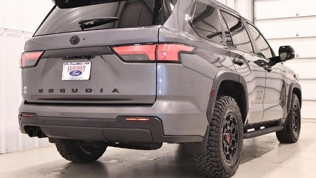 2024 Toyota Sequoia SR5