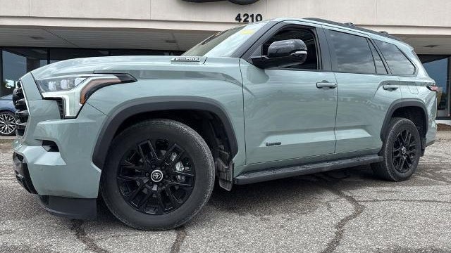 2024 Toyota Sequoia SR5