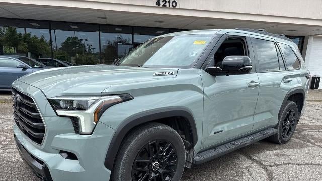 2024 Toyota Sequoia SR5