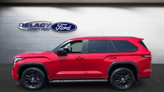 2024 Toyota Sequoia SR5