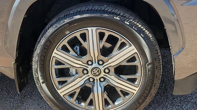 2023 Toyota Sequoia SR5