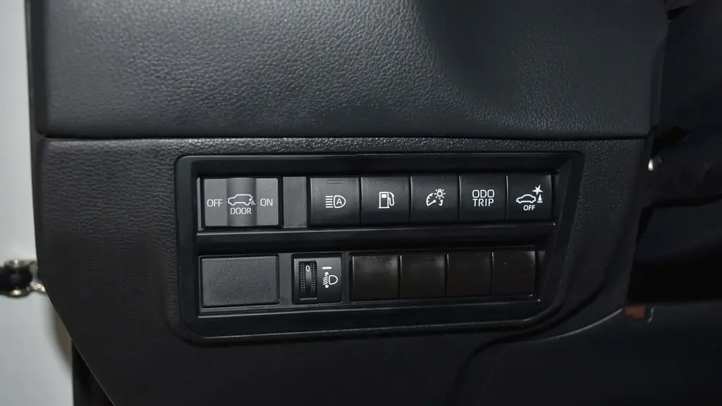 2023 Toyota Sequoia SR5