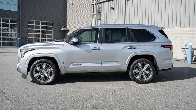 2024 Toyota Sequoia SR5