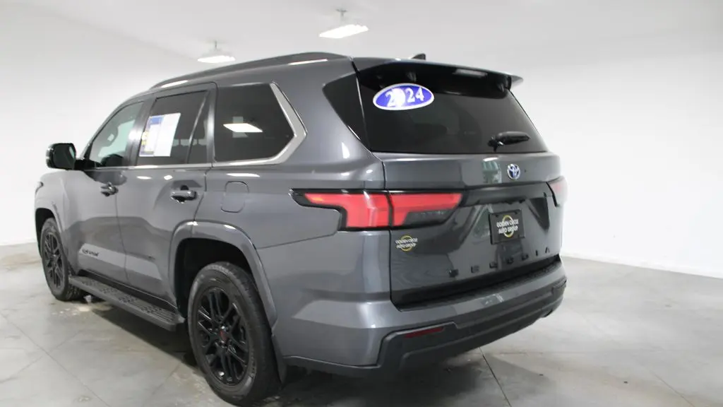 2024 Toyota Sequoia SR5