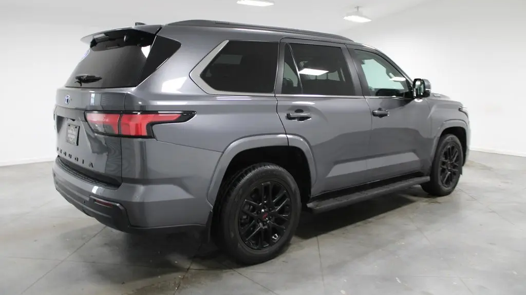 2024 Toyota Sequoia SR5