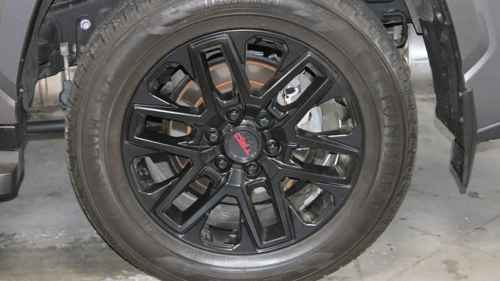 2024 Toyota Sequoia SR5