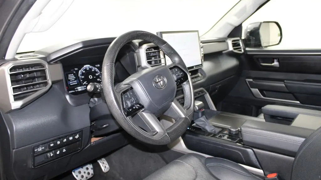2024 Toyota Sequoia SR5