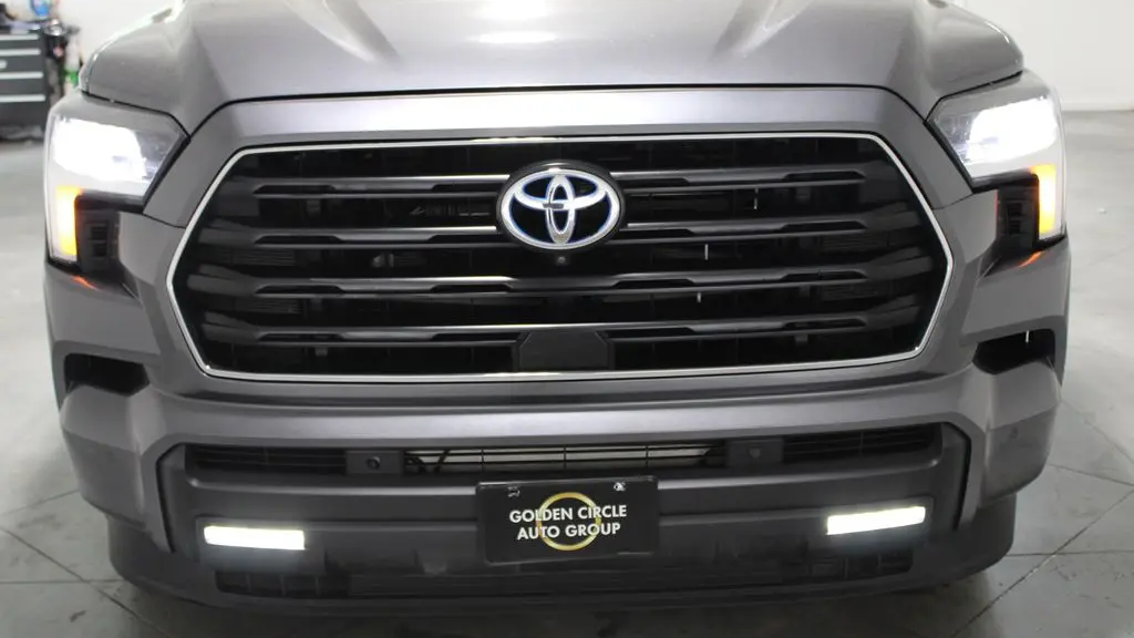 2024 Toyota Sequoia SR5