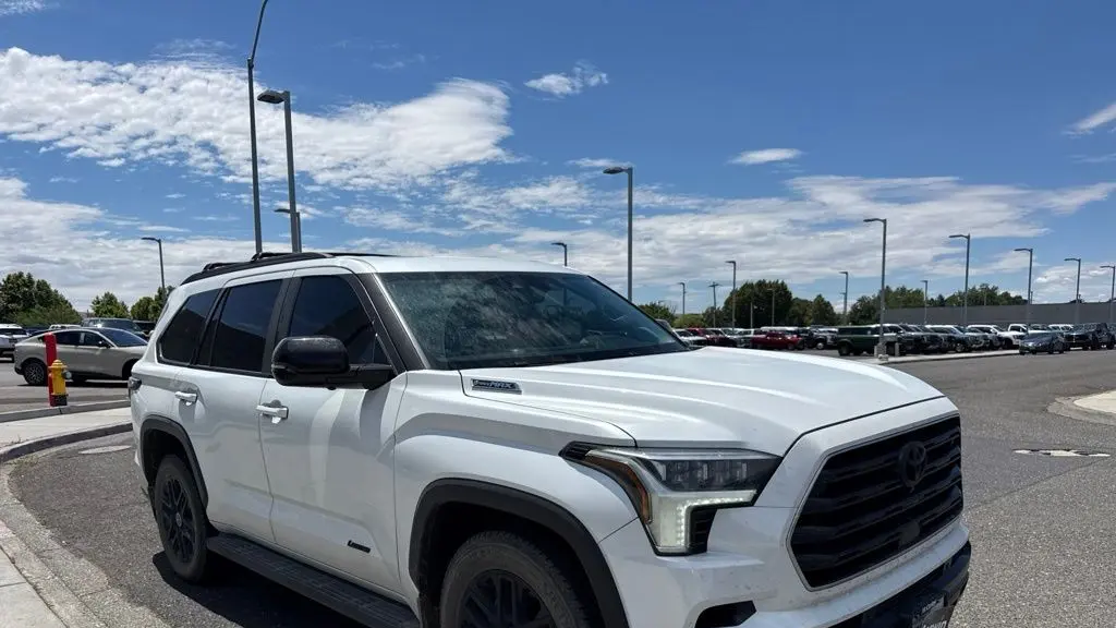 2024 Toyota Sequoia SR5