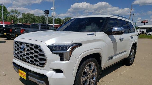 2024 Toyota Sequoia SR5