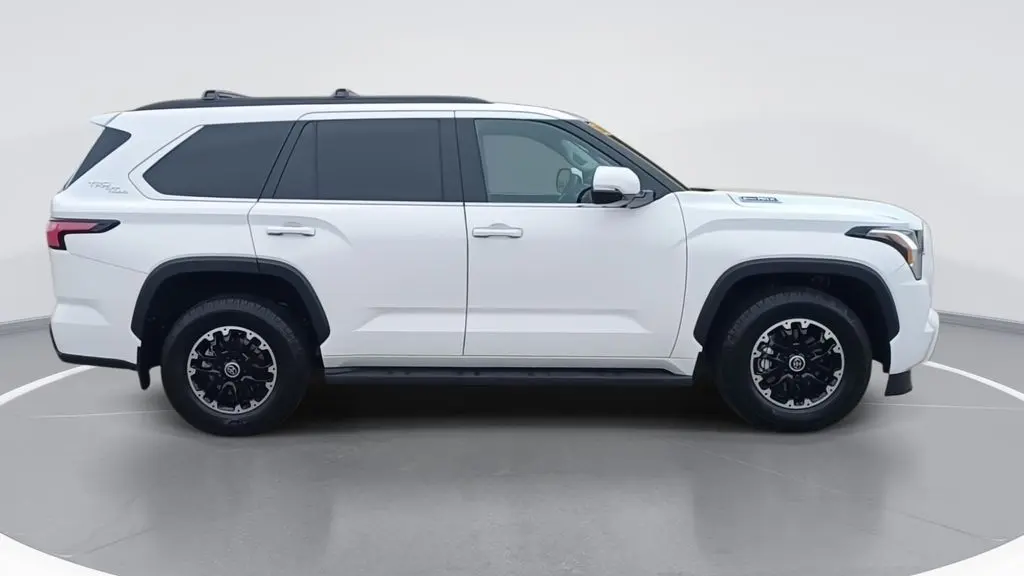 2024 Toyota Sequoia SR5