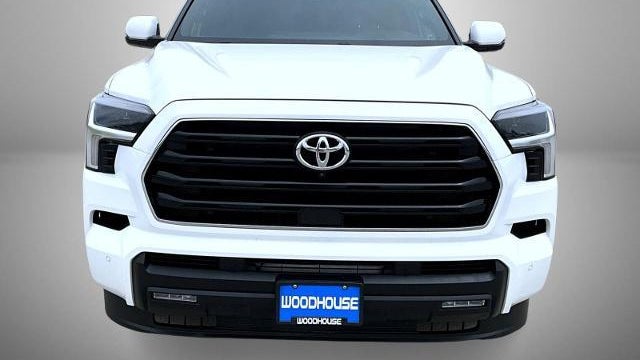 2025 Toyota Sequoia SR5