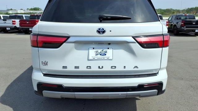 2023 Toyota Sequoia SR5