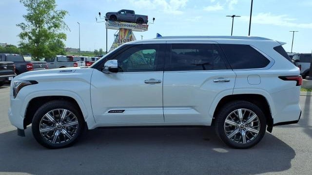 2023 Toyota Sequoia SR5