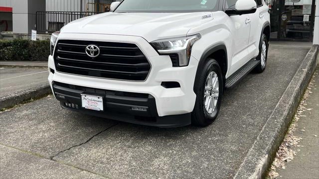 2025 Toyota Sequoia SR5