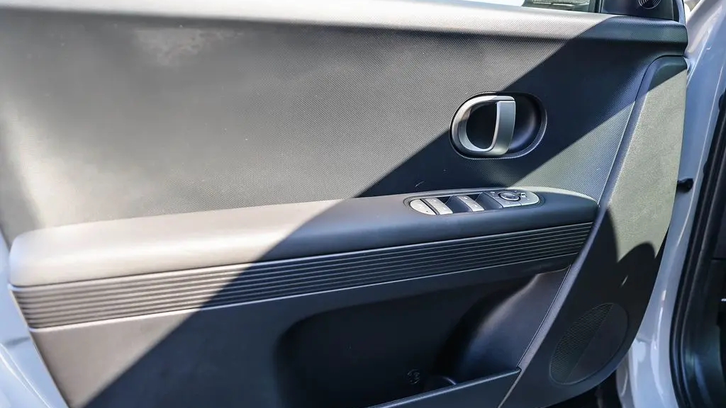 2026 Hyundai IONIQ 5 SE