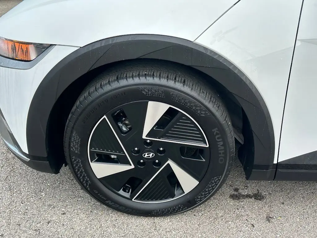2025 Hyundai Ioniq - $24,935