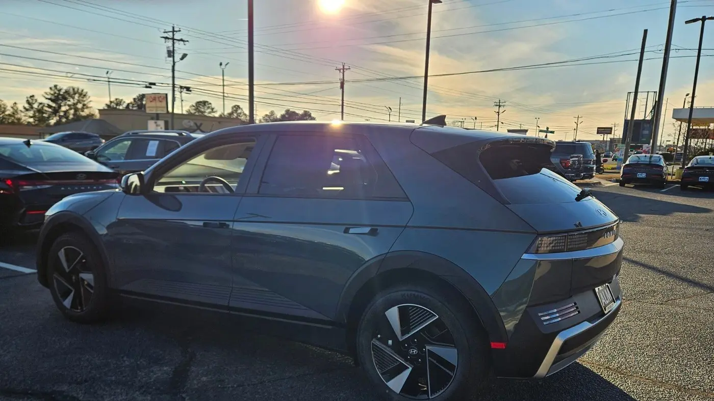 2026 Hyundai IONIQ 5 SE