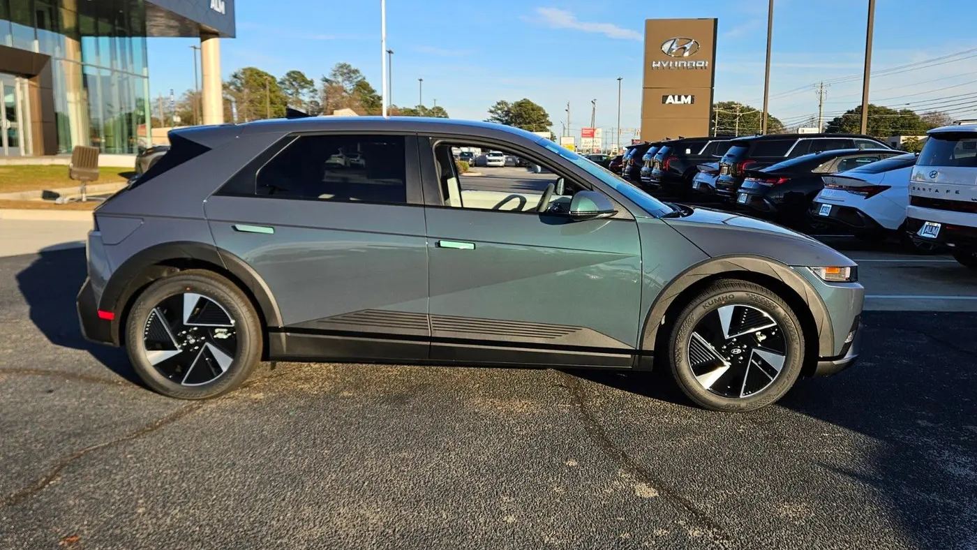 2026 Hyundai IONIQ 5 SE