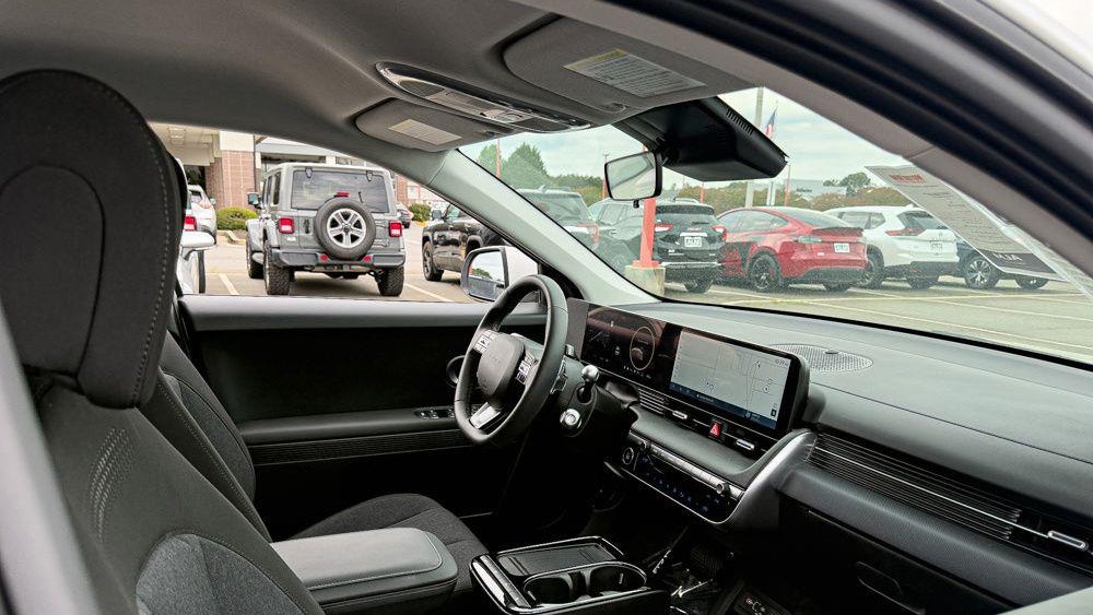 2025 Hyundai IONIQ 5 SE